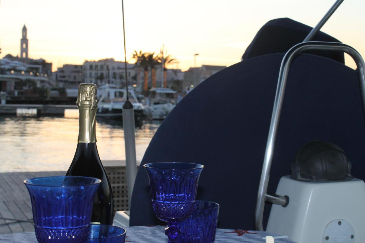 "Ultima" Love Boat Bari Dış mekan fotoğraf
