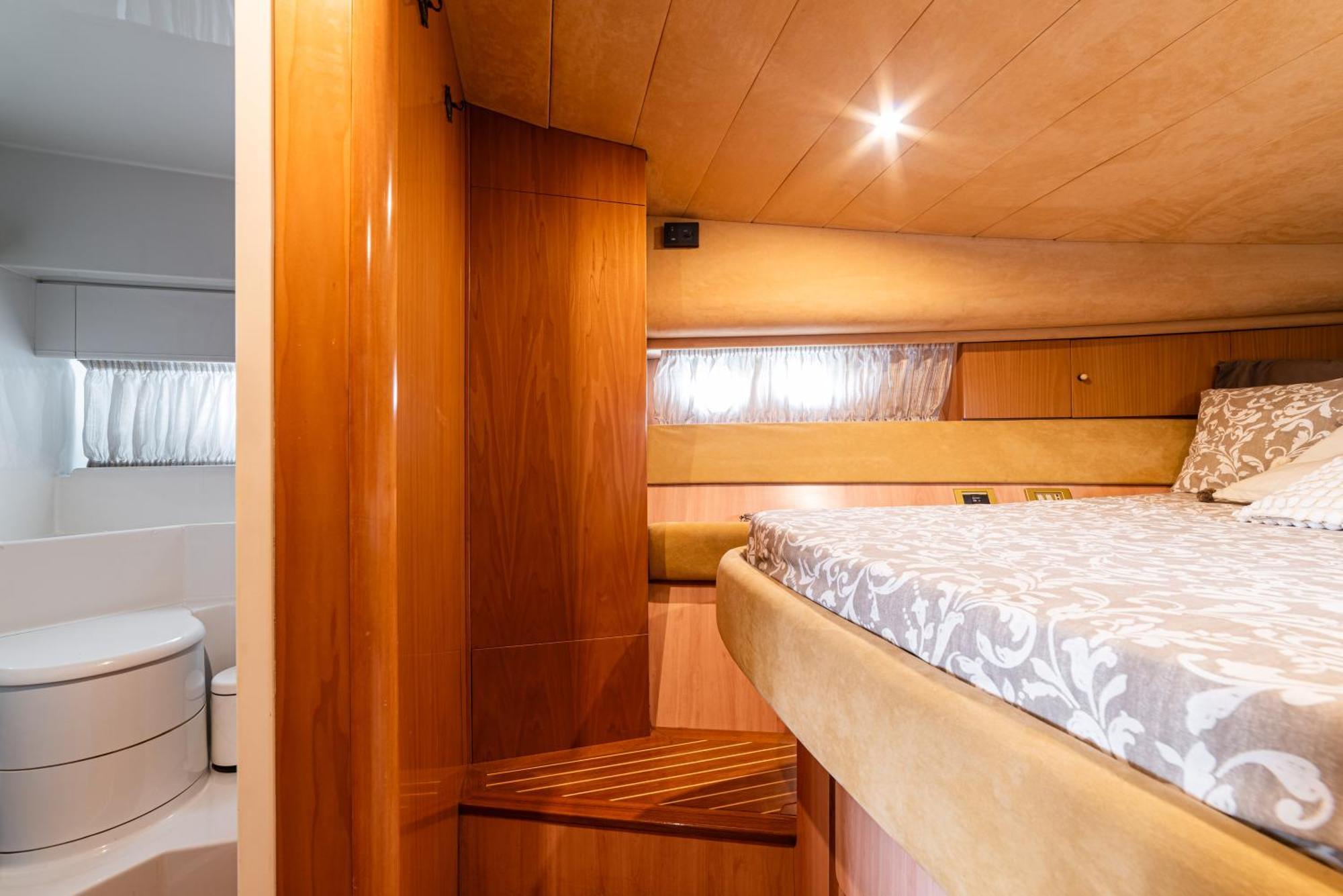 "Ultima" Love Boat Bari Dış mekan fotoğraf