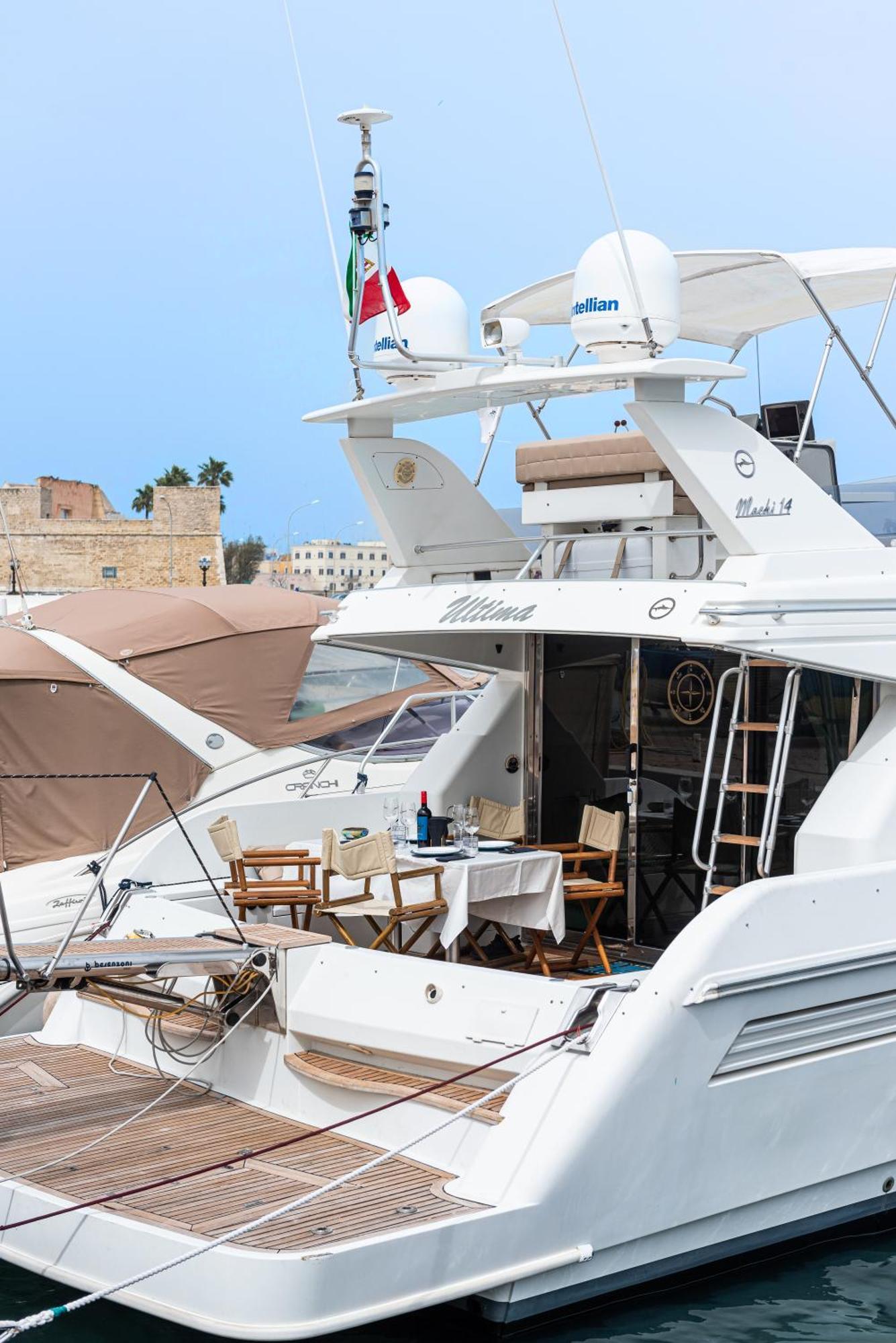 "Ultima" Love Boat Bari Dış mekan fotoğraf