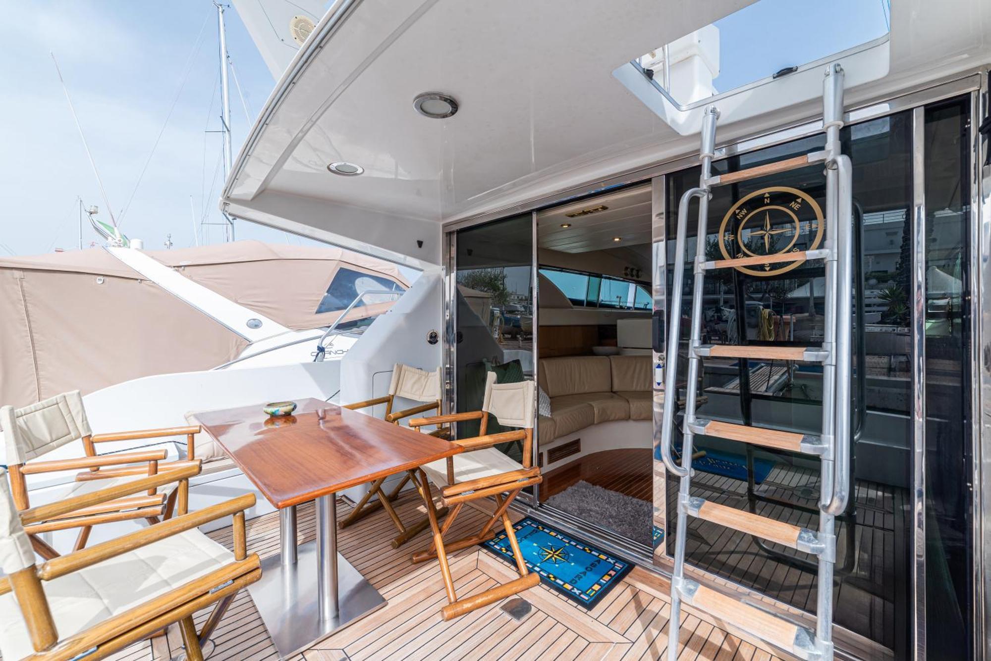 "Ultima" Love Boat Bari Dış mekan fotoğraf
