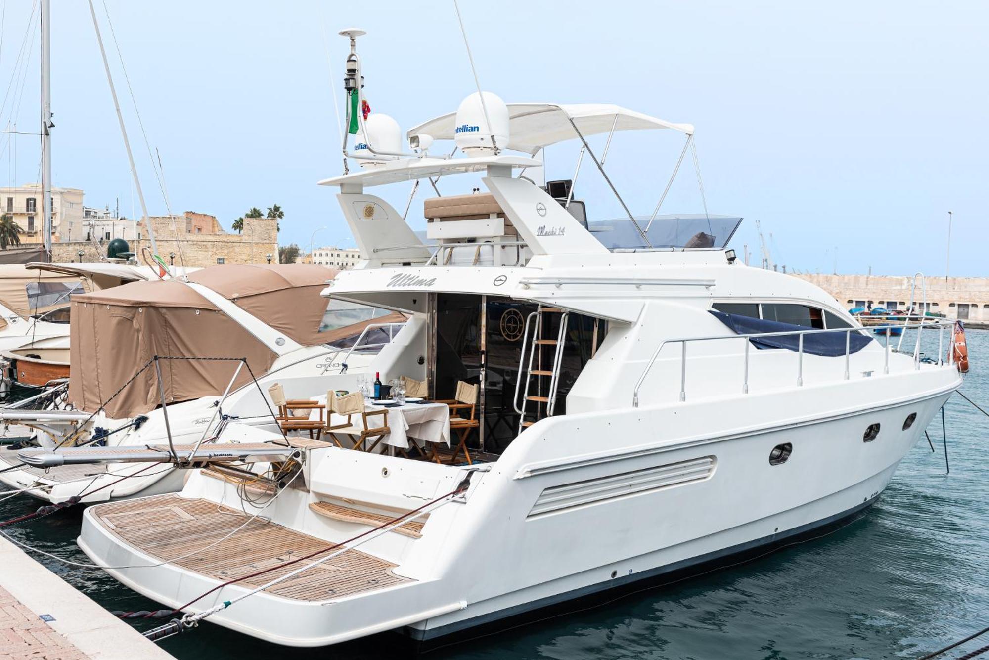 "Ultima" Love Boat Bari Dış mekan fotoğraf